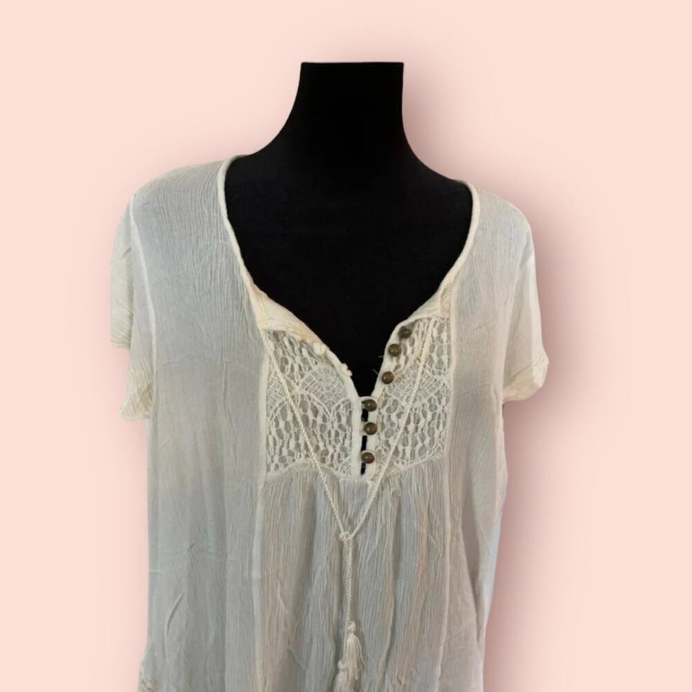 World Unity, white lace, V-neck, rayon lightweight short sleeve, women's size 2X